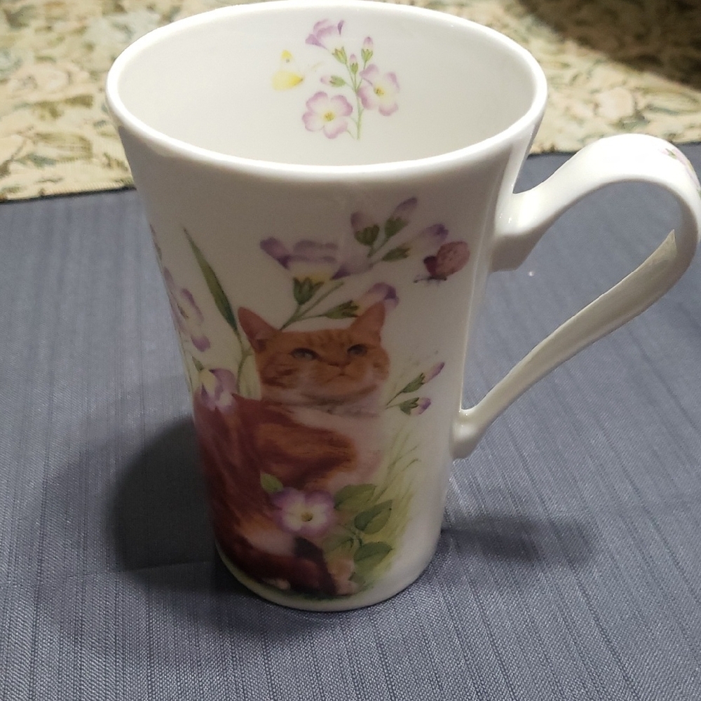 2000 Roy Kirkham " Just Cats" Fine Bone China Cup  Made in England.